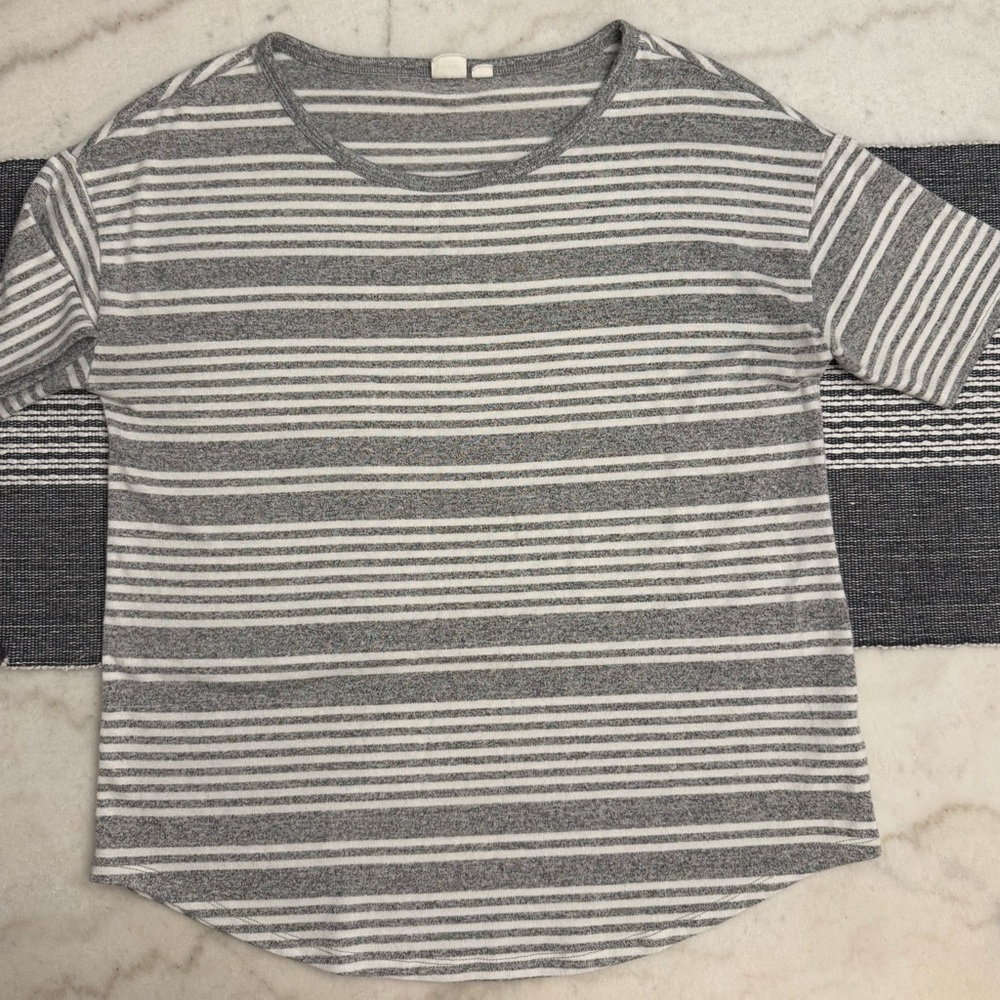 Women's Gray & White Striped Short Sleeve Top GAP